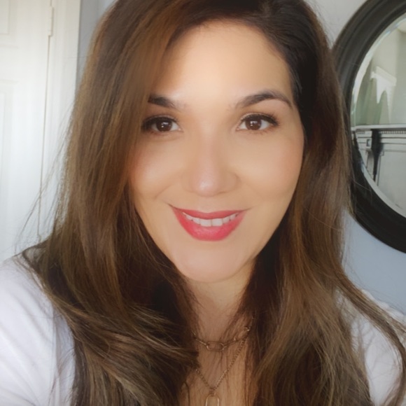 Meet your Posher, Valerie - Picture 1 of 1